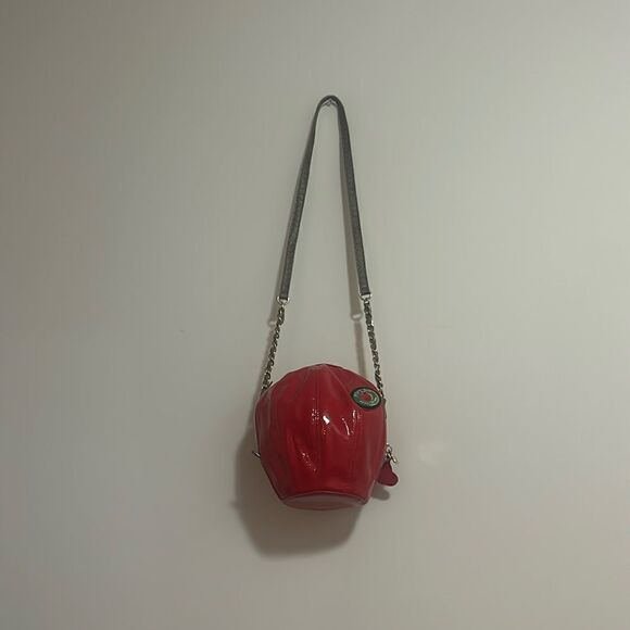 Brand New Extremely Rare Apple Purse Betsey Johnson Chain Strap - Picture 2 of 7